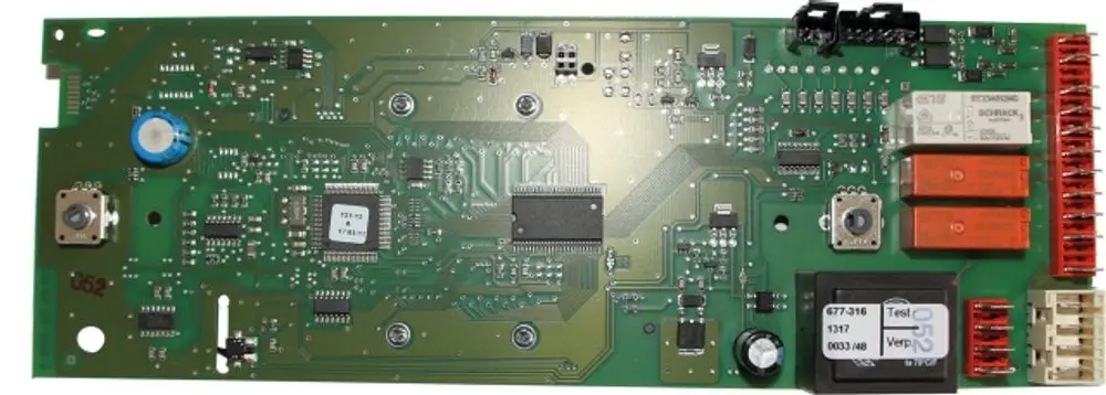 Regelungsplatine mit elektrischen Komponenten, Relais und Anschlüssen, hergestellt von Wolf, zur Verwendung in Heiz- und Regelungstechnik.